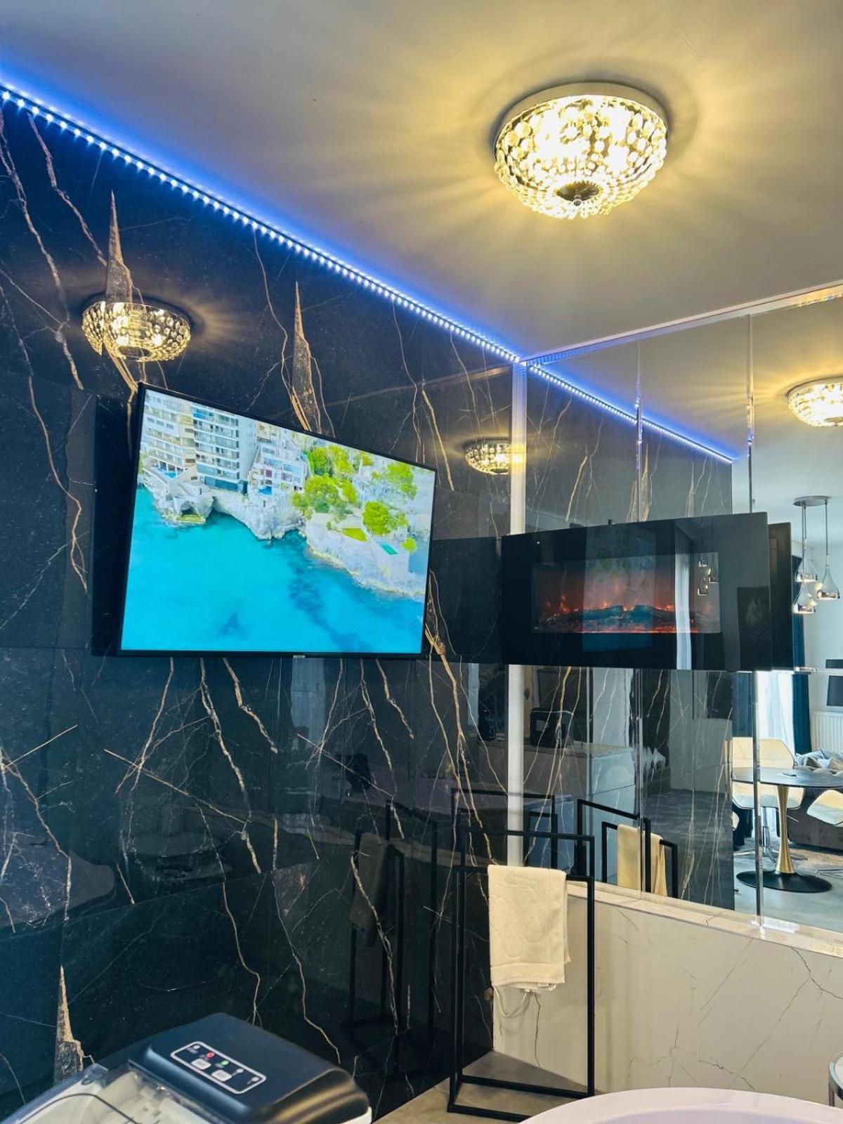 Jacuzzi Glass-House Central Station Krakow Dış mekan fotoğraf